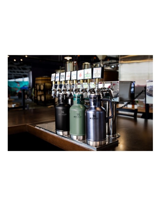 Growler Stanley Classic Easy-Pour 64 oz (1.9 litros) Growler Stanley Classic Easy-Pour 64 oz (1.9 litros)